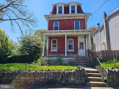 407 9th St, Brookhaven, PA 19015