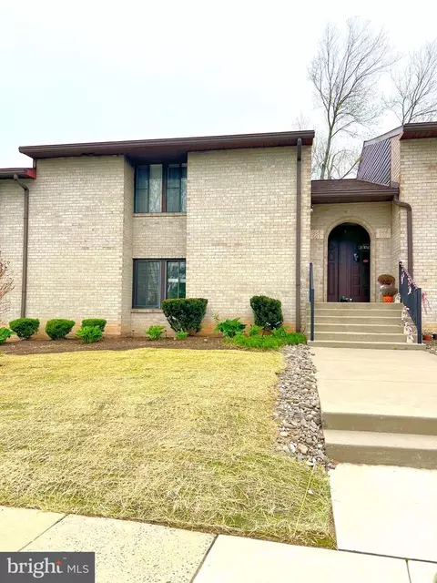 603 Marple Woods Dr, Springfield, PA 19064