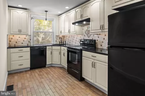 Kitchen - 500 E Lancaster Ave #134B, Wayne, PA 19087 photo 1 of 6