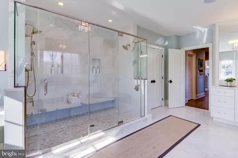 Bath - 319 Iven Ave, Wayne, PA 19087 photo 5 of 5