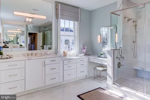 Bath - 319 Iven Ave, Wayne, PA 19087 photo 4 of 5