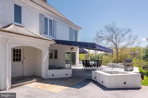 Exterior - 238 Ravenscliff Rd, Wayne, PA 19087 photo 8 of 17