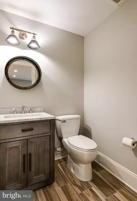 Bath - 238 Ravenscliff Rd, Wayne, PA 19087 photo 8 of 8