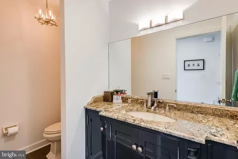 Bath - 238 Ravenscliff Rd, Wayne, PA 19087 photo 2 of 8
