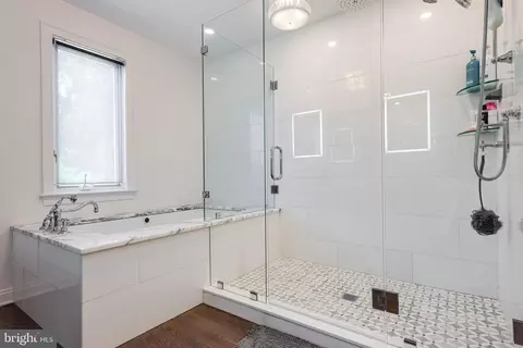 Bath - 238 Ravenscliff Rd, Wayne, PA 19087 photo 5 of 8