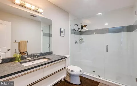 Bath - 238 Ravenscliff Rd, Wayne, PA 19087 photo 6 of 8