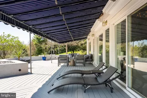 Exterior - 238 Ravenscliff Rd, Wayne, PA 19087 photo 12 of 17