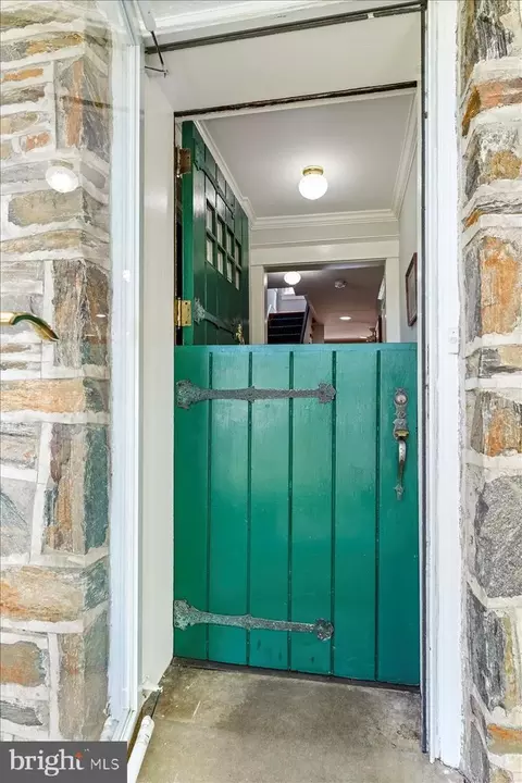 Exterior - 409 Iven Ave, Wayne, PA 19087 photo 2 of 11
