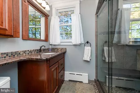 Bath - 409 Iven Ave, Wayne, PA 19087 photo 1 of 3