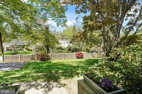Exterior - 409 Iven Ave, Wayne, PA 19087 photo 9 of 11