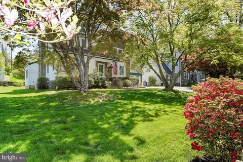 Exterior - 409 Iven Ave, Wayne, PA 19087 photo 8 of 11