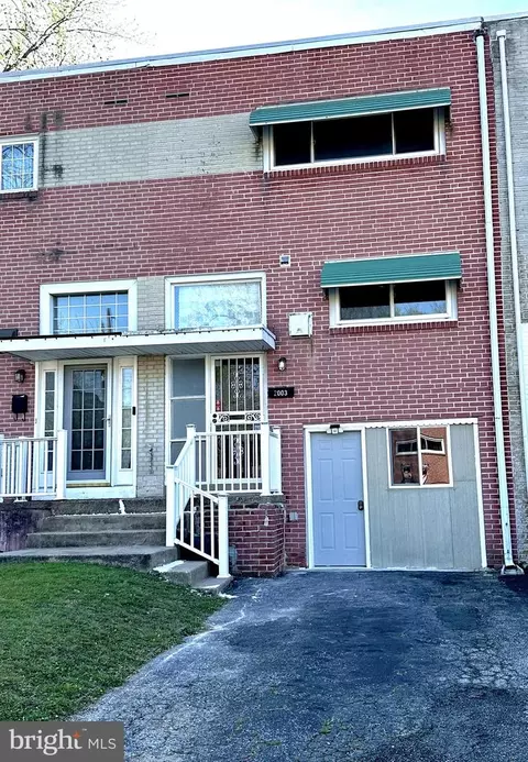 2003 Ravenwood Dr, Folcroft, PA 19032