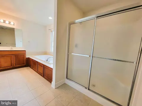 Bath - 115 Louise Dr, Boothwyn, PA 19061 photo 10 of 20