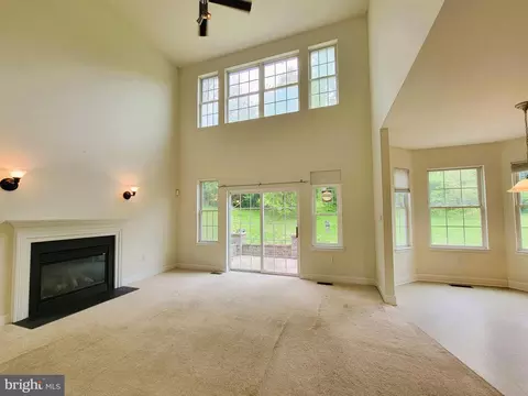 Living - 115 Louise Dr, Boothwyn, PA 19061 photo 2 of 2