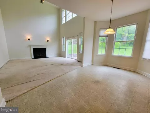 Living - 115 Louise Dr, Boothwyn, PA 19061 photo 1 of 2