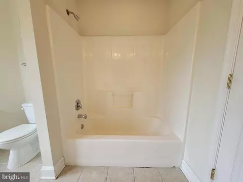 Bath - 115 Louise Dr, Boothwyn, PA 19061 photo 18 of 20