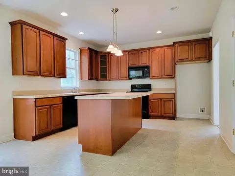 Kitchen - 115 Louise Dr, Boothwyn, PA 19061 photo 4 of 7