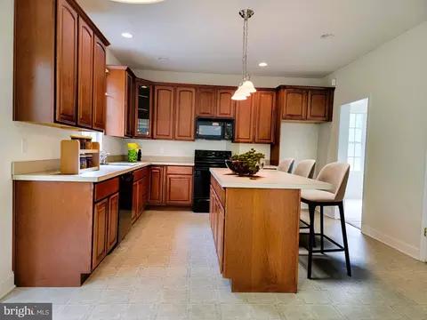 Kitchen - 115 Louise Dr, Boothwyn, PA 19061 photo 5 of 7