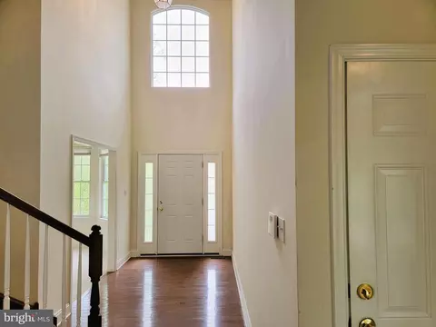 Entry Way - 115 Louise Dr, Boothwyn, PA 19061 photo 3 of 17