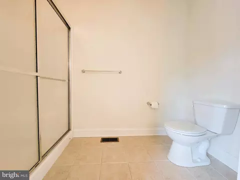 Bath - 115 Louise Dr, Boothwyn, PA 19061 photo 9 of 20