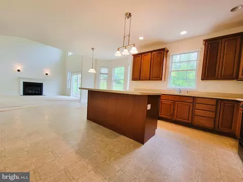 Kitchen - 115 Louise Dr, Boothwyn, PA 19061 photo 2 of 7