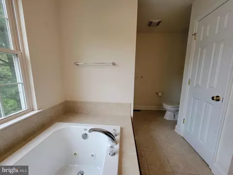 Bath - 115 Louise Dr, Boothwyn, PA 19061 photo 13 of 20