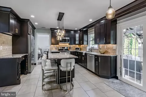 Kitchen - 512 Flora Cir, Springfield, PA 19064 photo 1 of 4