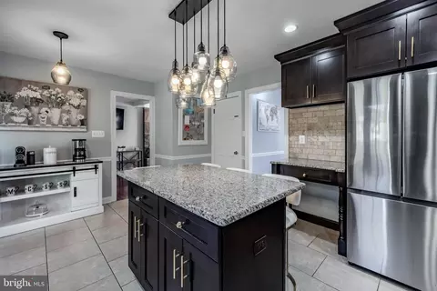 Kitchen - 512 Flora Cir, Springfield, PA 19064 photo 3 of 4