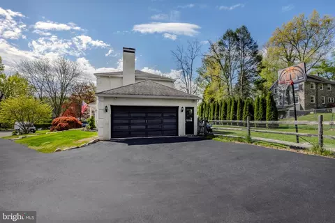 Exterior - 512 Flora Cir, Springfield, PA 19064 photo 4 of 10