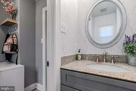 Bath - 512 Flora Cir, Springfield, PA 19064 photo 1 of 4