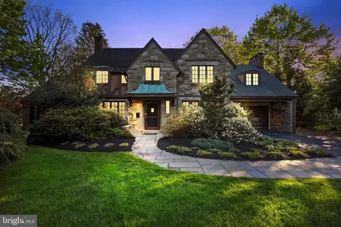 105 Stratford Ln, Wallingford, PA 19086