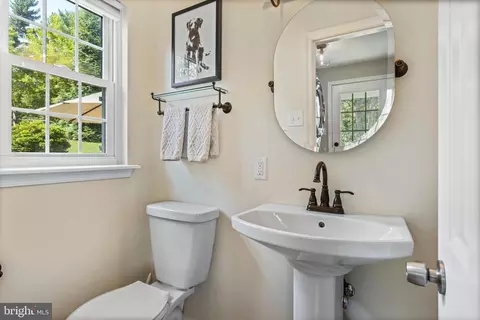 Bath - 441 Iven Ave, Wayne, PA 19087 photo 1 of 6