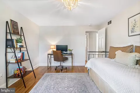 Bedroom - 441 Iven Ave, Wayne, PA 19087 photo 4 of 6