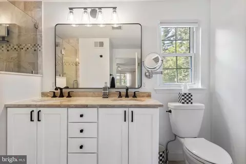 Bath - 441 Iven Ave, Wayne, PA 19087 photo 2 of 6