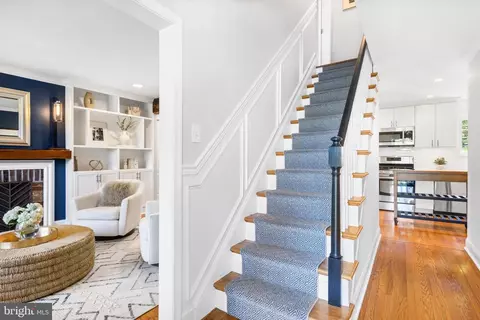 Entry Way - 441 Iven Ave, Wayne, PA 19087 photo 5 of 6