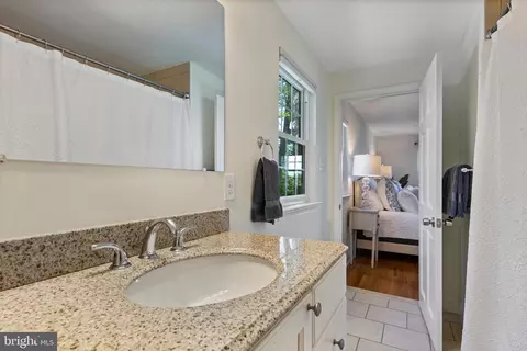 Bath - 441 Iven Ave, Wayne, PA 19087 photo 6 of 6