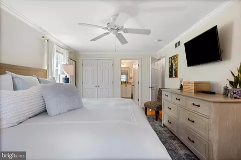 Bedroom - 441 Iven Ave, Wayne, PA 19087 photo 2 of 6
