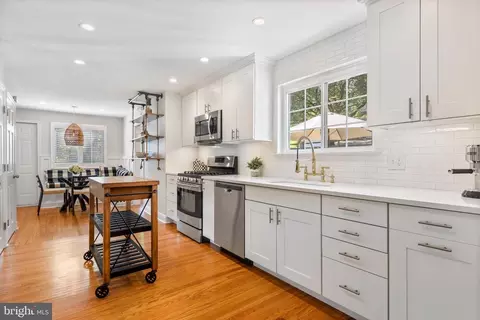Kitchen - 441 Iven Ave, Wayne, PA 19087 photo 1 of 5