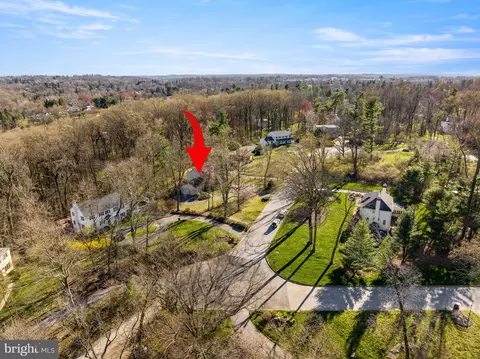 215 Jeffrey Ln, Newtown Square, PA 19073