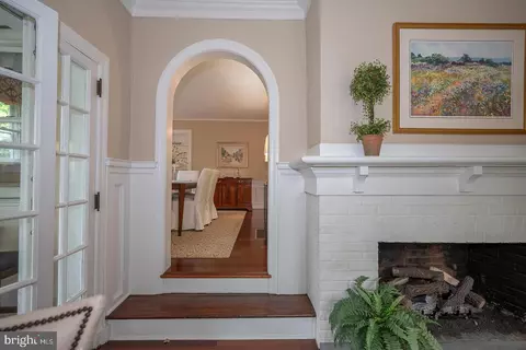 Entry Way - 202 Midland Ave, Wayne, PA 19087 photo 2 of 8