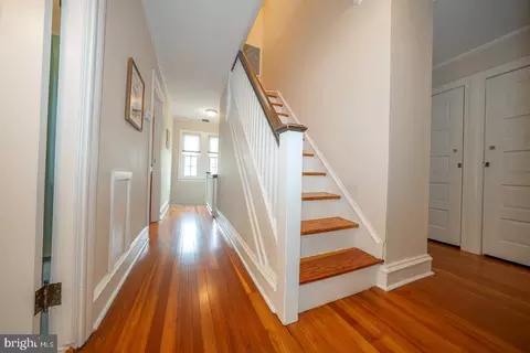 Entry Way - 202 Midland Ave, Wayne, PA 19087 photo 6 of 8