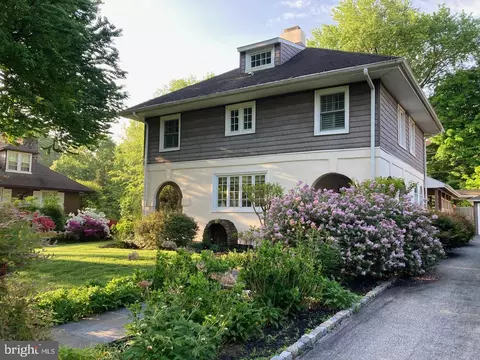 202 Midland Ave, Wayne, PA 19087