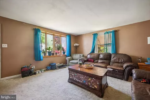 Living - 416 Sherman Rd, Springfield, PA 19064 photo 1 of 2