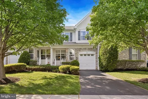 12 Portsmouth Cir, Glen Mills, PA 19342