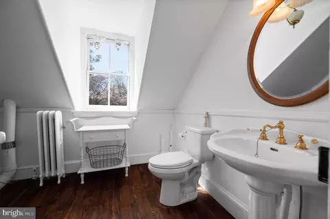 Bath - 419 Conestoga Rd, Wayne, PA 19087 photo 6 of 7