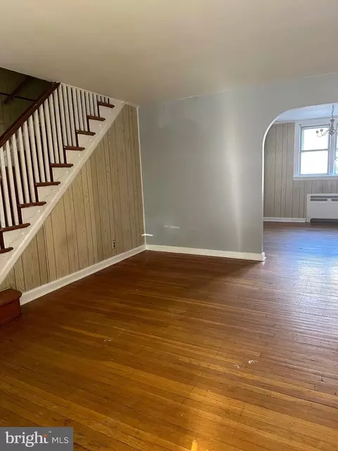Living - 319 Maypole Rd, Upper Darby, PA 19082 photo 1 of 3