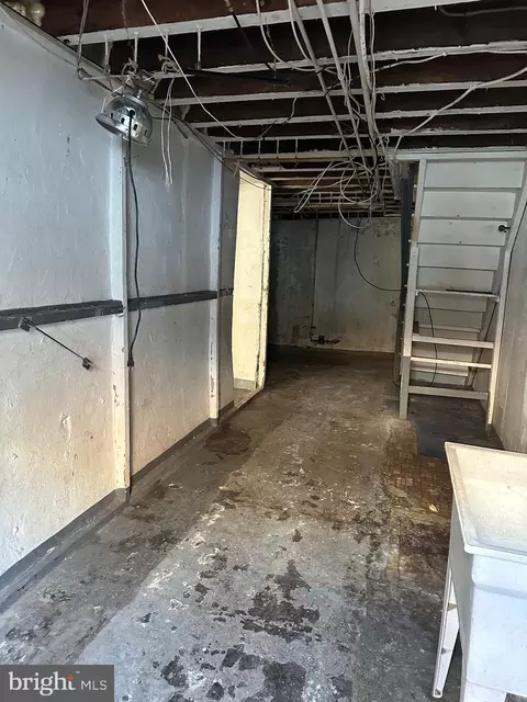 Entry Way - 319 Maypole Rd, Upper Darby, PA 19082 photo 3 of 3