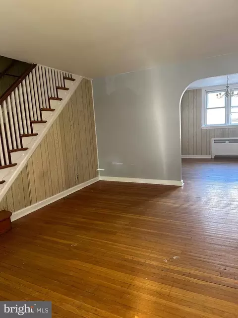Living - 319 Maypole Rd, Upper Darby, PA 19082 photo 2 of 3