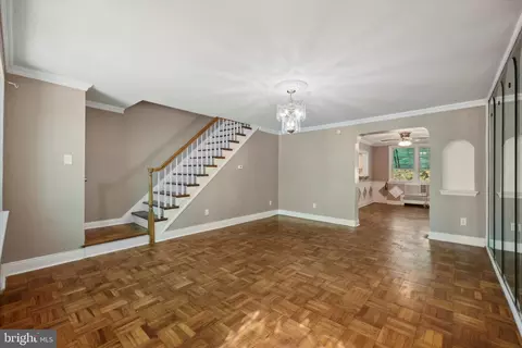 Living - 629 Briarcliff Rd, Upper Darby, PA 19082 photo 2 of 2