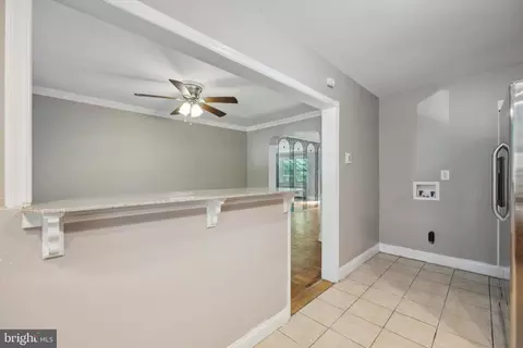 Entry Way - 629 Briarcliff Rd, Upper Darby, PA 19082 photo 2 of 4